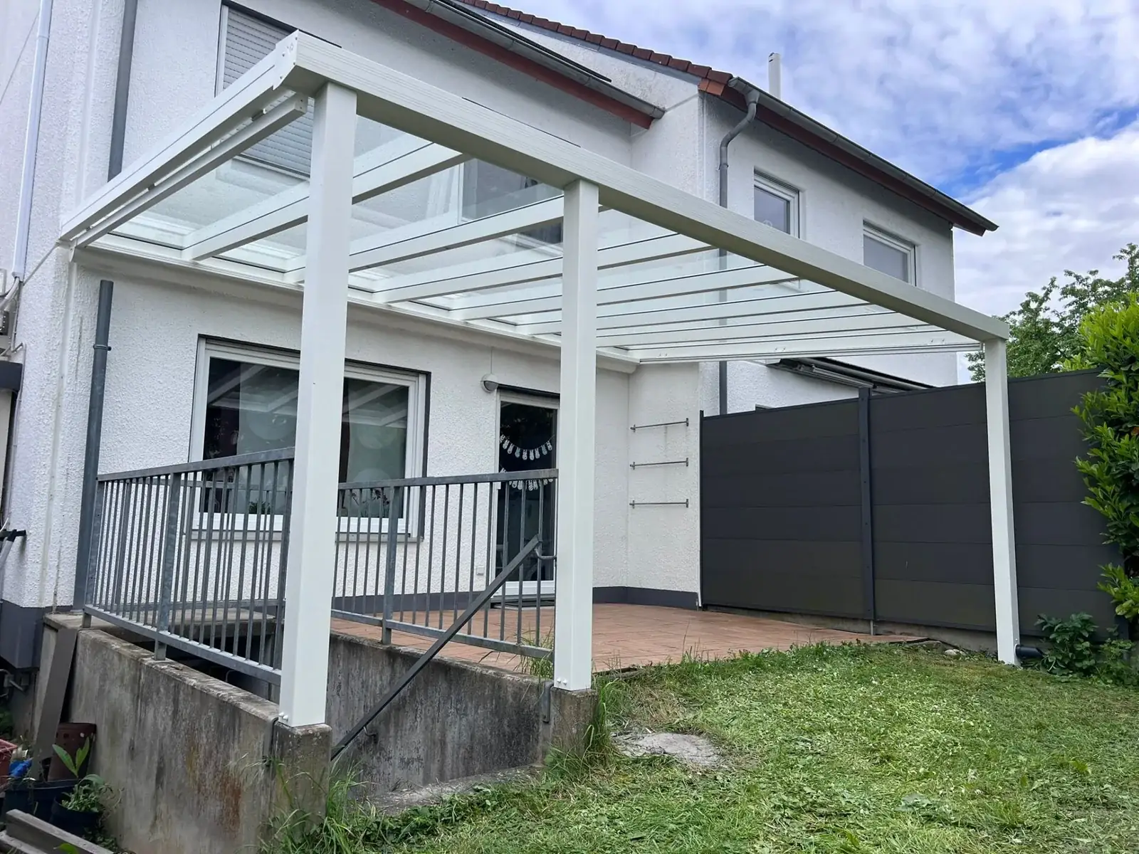 Terrassendach mit Glasdach aus Aluminium