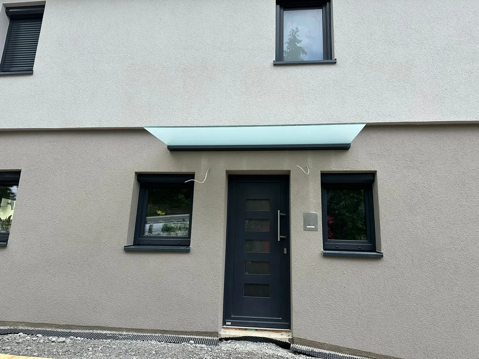 Vordach Front Line aus Aluminium